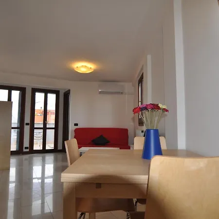 Flatinrome Fiera Apartment